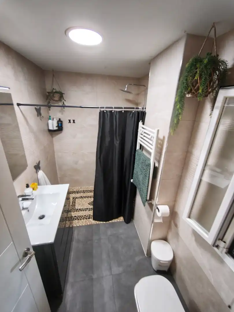 Bathroom of Houses for sale in Cedillo del Condado  with Air Conditioner, Heating and Private garden