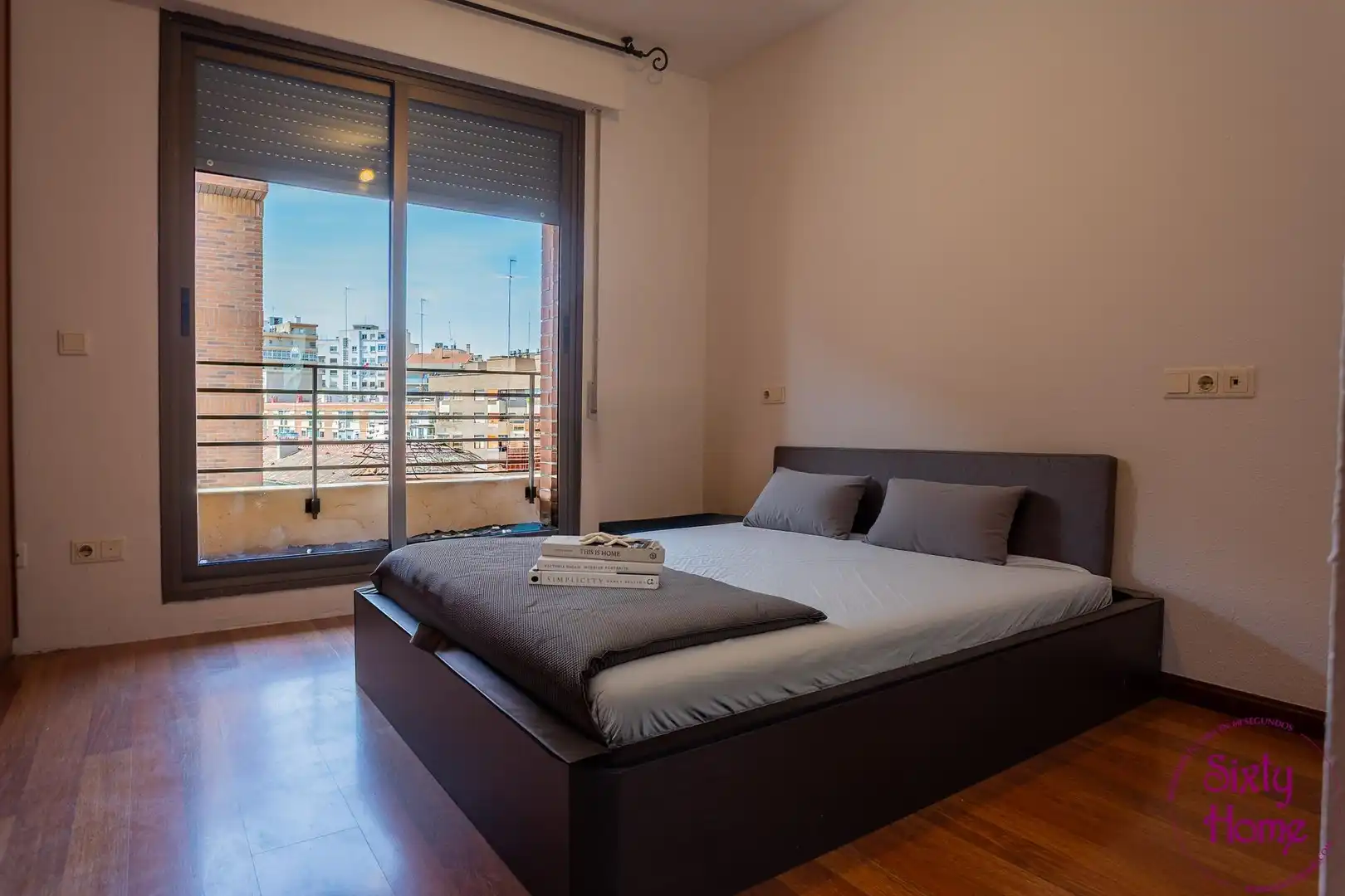 Bedroom of Flat for sale in Zaragoza  with Heating, Parquet flooring and Terrace