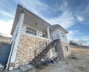 Vista exterior de Casa o xalet en venda en Belmonte de Tajo amb Calefacció