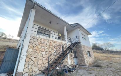 Vista exterior de Casa o xalet en venda en Belmonte de Tajo amb Calefacció