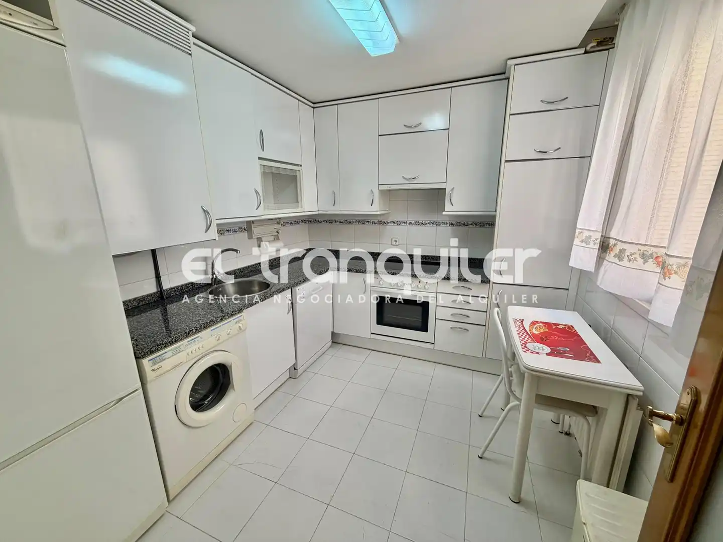 Kitchen of Flat for rent in Madrid  with Air Conditioner, Parquet flooring and Furnished