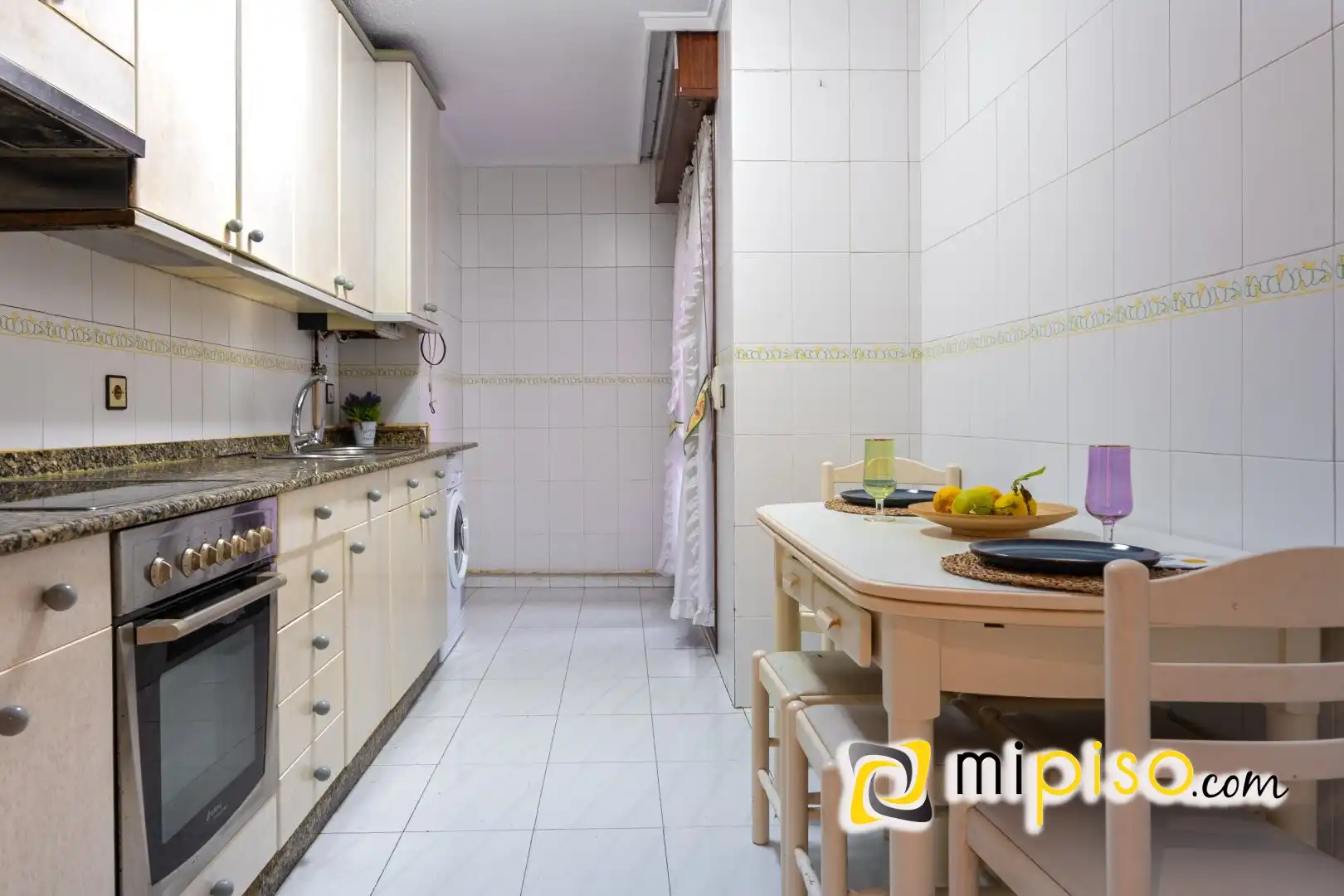 Cocina de Piso en venta en Santoña con Calefacción, Trastero y Amueblado