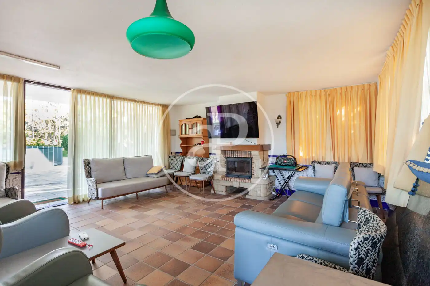 Sala de estar de Casa o chalet en venta en Pozuelo de Alarcón con Aire acondicionado, Calefacción y Jardín privado