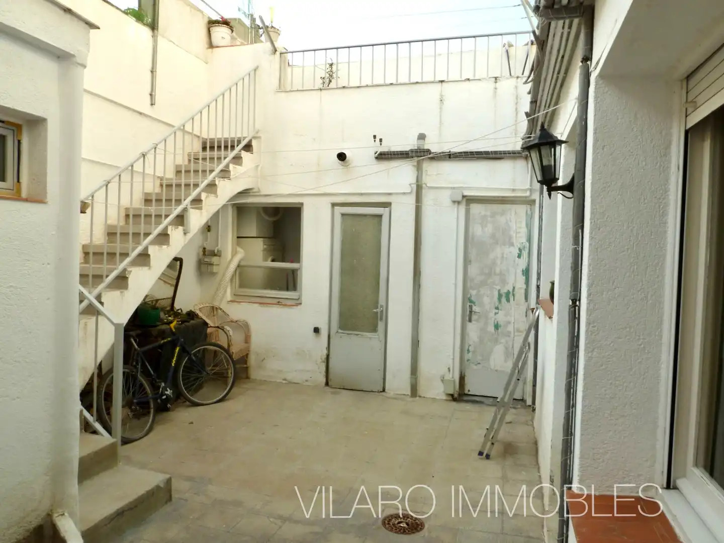 Wohnung zum Verkauf in Terrassa mit Heizung, Ofen und Alarm