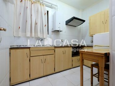 Bajo con ascensor en venta en Nou Barris
