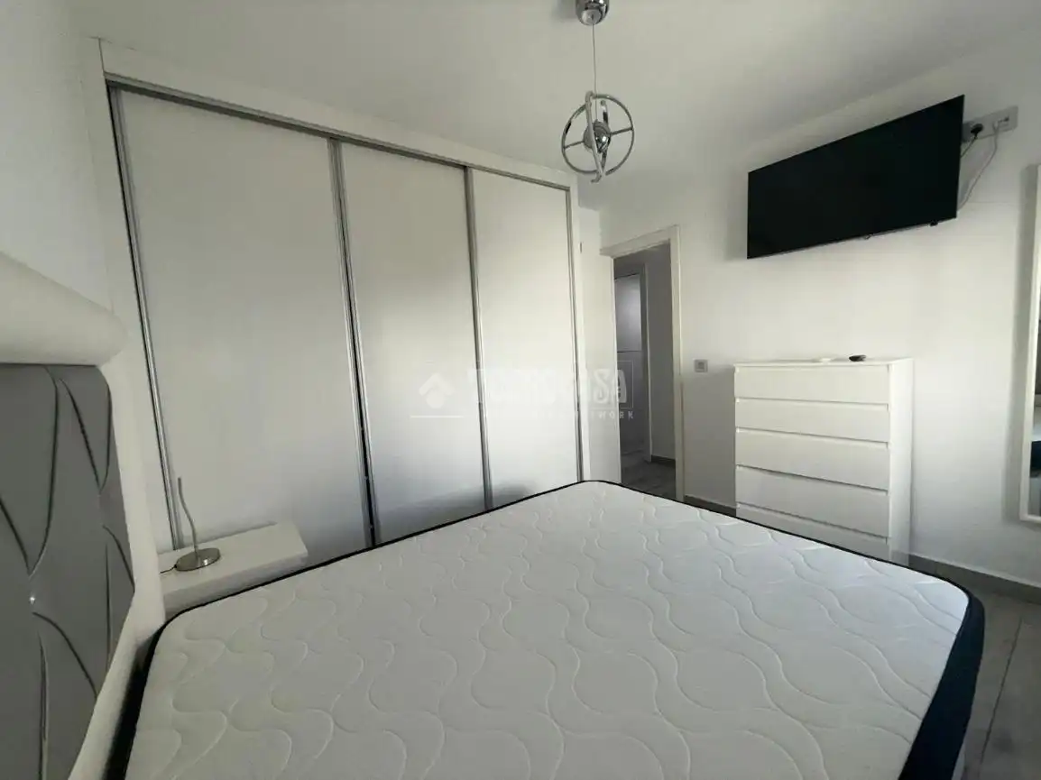 Bedroom of Flat for sale in Sevilla  with Air Conditioner