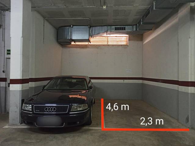 Garaje en Alquiler en Carrer de Narcis Oller en Llevant