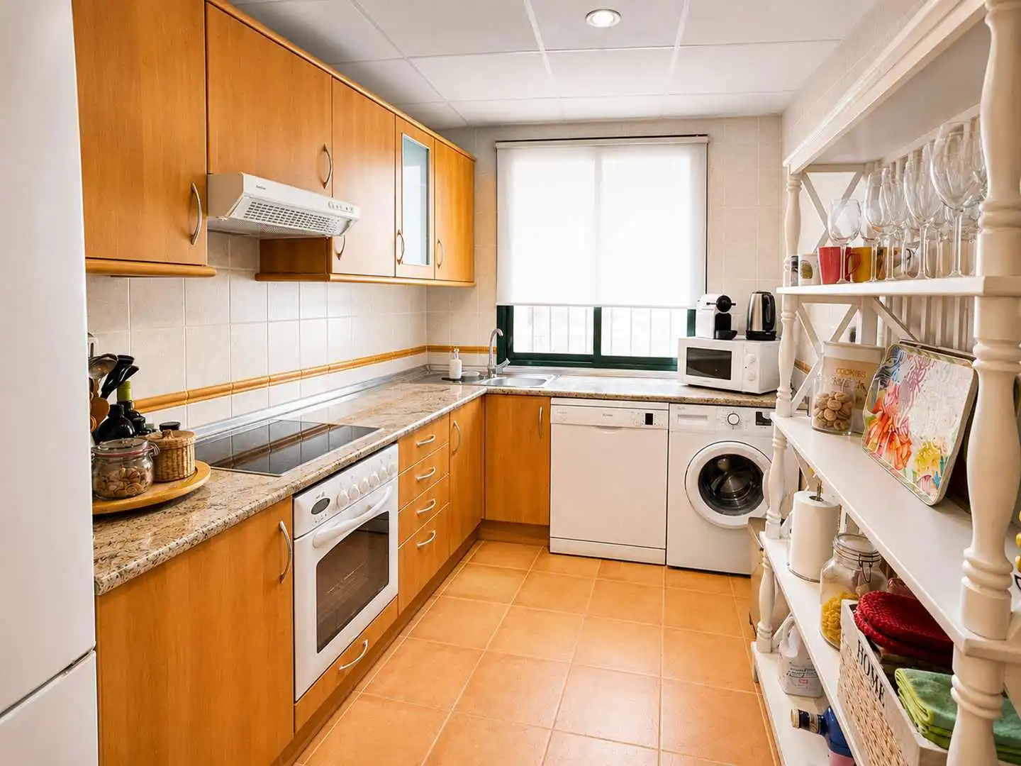 Cocina de Dúplex en venta en Manilva con Aire acondicionado, Calefacción y Terraza