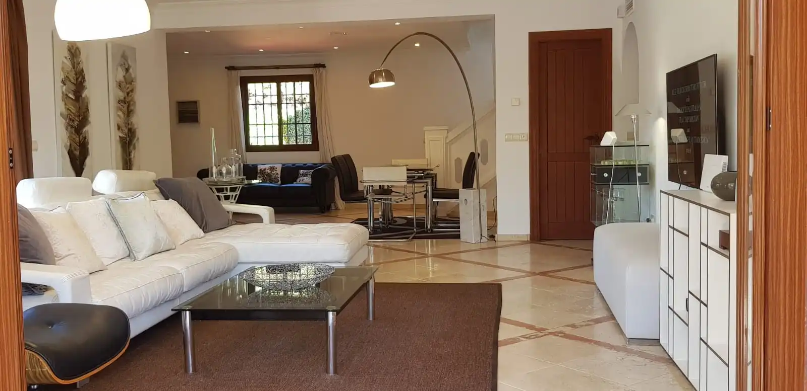 Sala de estar de Casa o chalet de alquiler en Estepona con Aire acondicionado, Jardín privado y Terraza