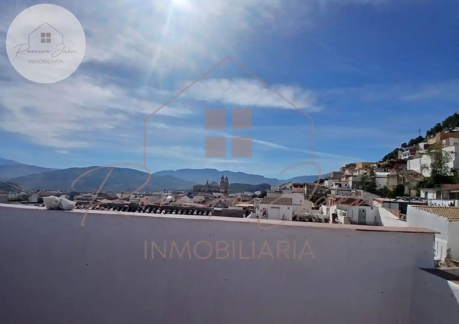 Vista exterior de Casa o xalet en venda en Jaén amb Terrassa