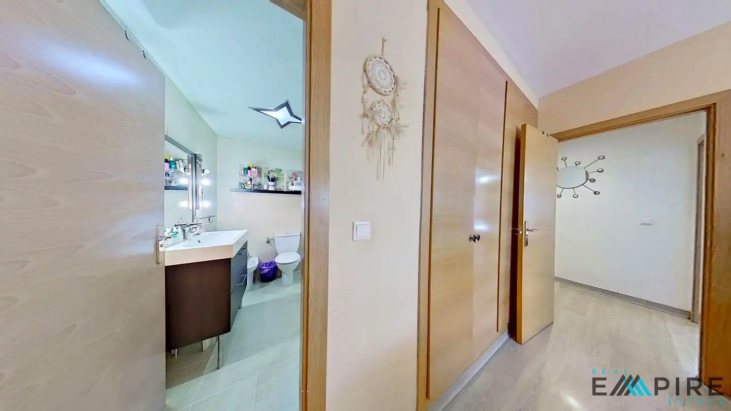 Planta baja en venta en Parla Este