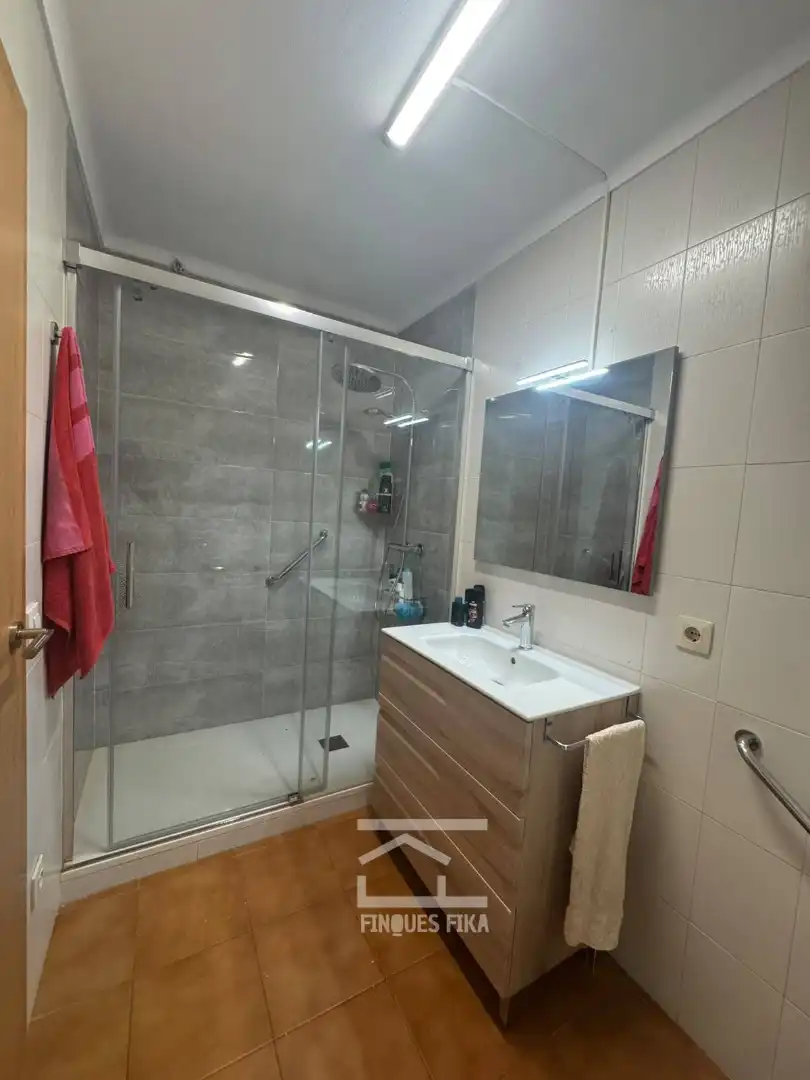 Baño de Piso en venta en Mataró con Aire acondicionado, Calefacción y Amueblado