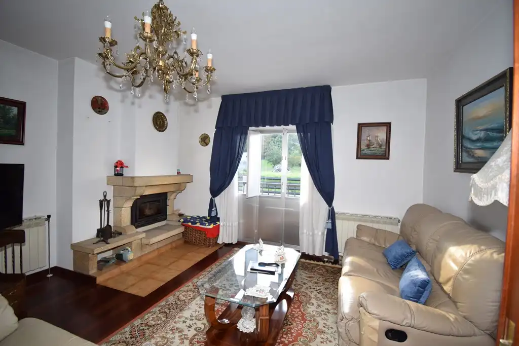 Sala d'estar de Casa o xalet en venda en Fene amb Jardí privat, Terrassa i Moblat