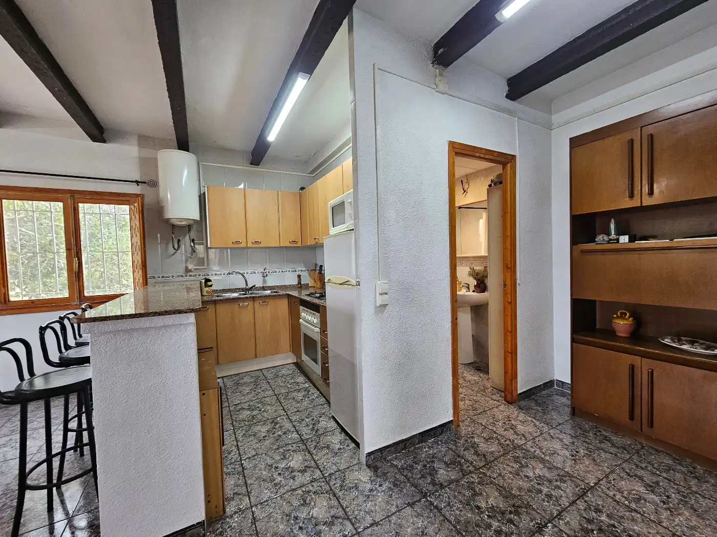 Cuina de Casa o xalet en venda en L'Ametlla de Mar  amb Jardí privat, Terrassa i Traster