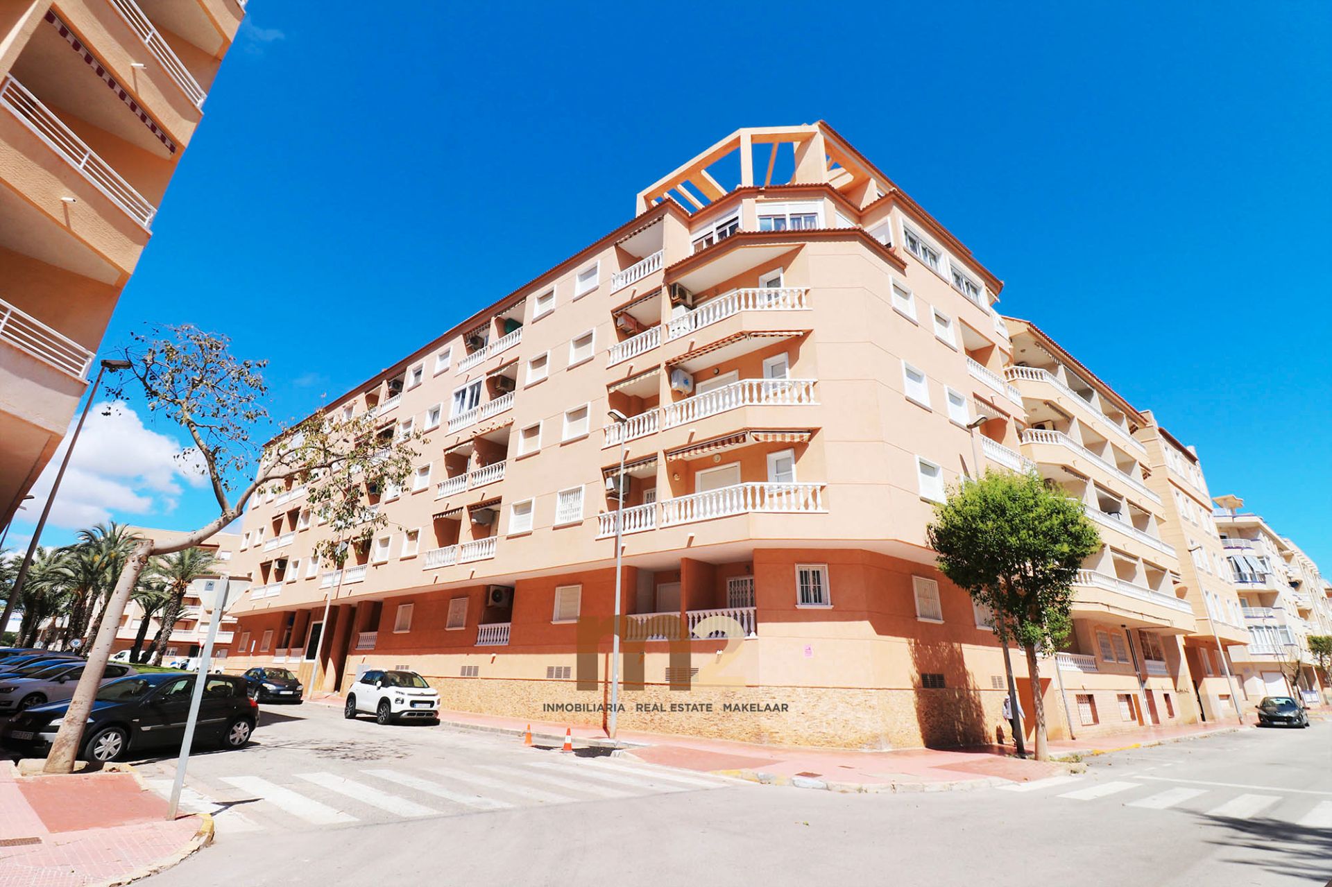 Vista exterior de Apartament en venda en Guardamar del Segura amb Aire condicionat, Terrassa i Moblat