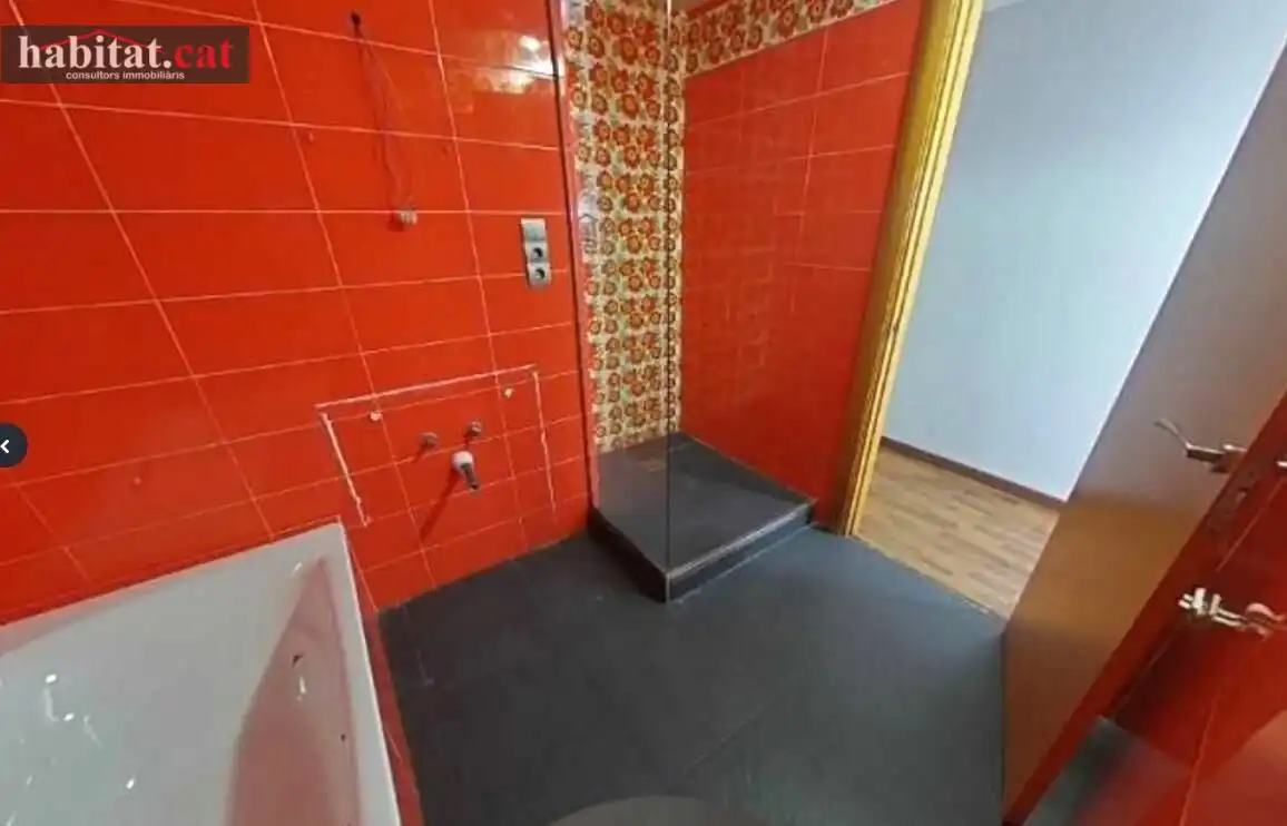 Baño de Casa o chalet en venta en Vilanova i la Geltrú con Piscina y Balcón