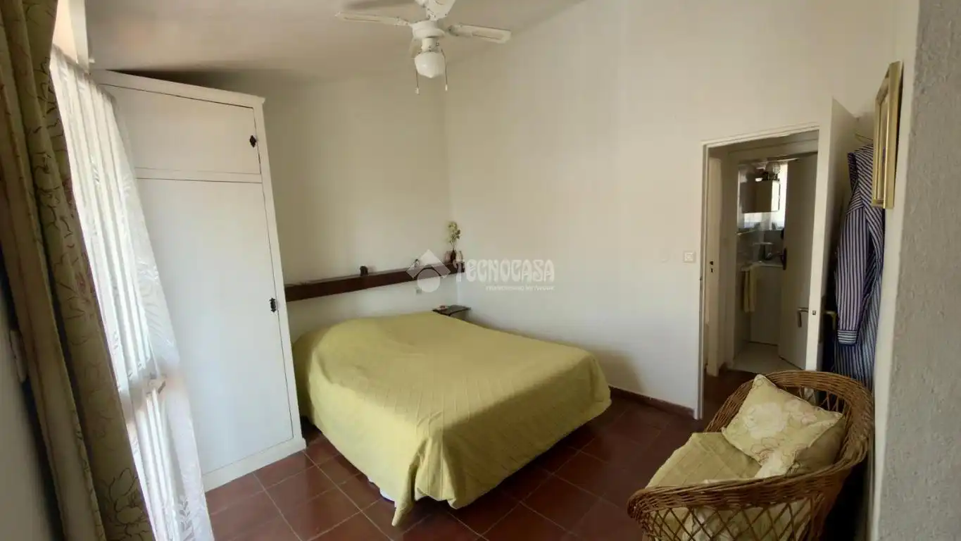 Habitación de Casa adosada en venta en Los Barrios con Aire acondicionado, Calefacción y Balcón