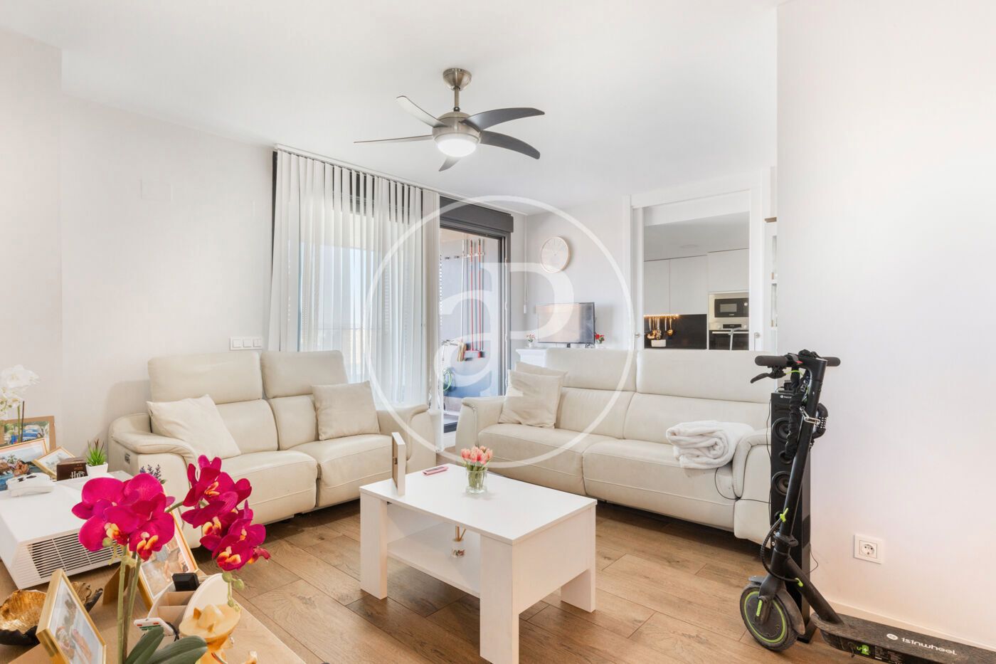 Sala d'estar de Pis en venda en  Valencia Capital amb Aire condicionat, Calefacció i Jardí privat