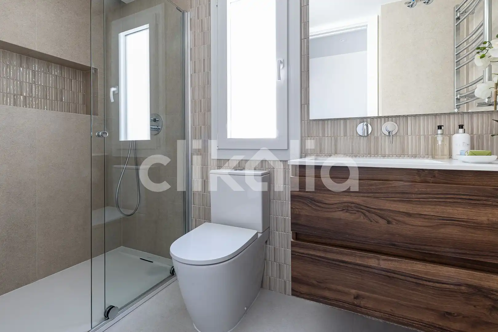 Bathroom of Attic for sale in Madrid  with Air Conditioner, Heating and Terrace