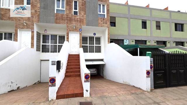 Dúplex en Venta en Calle CAMELLEROS LOS en La Charca - Majada Marcial