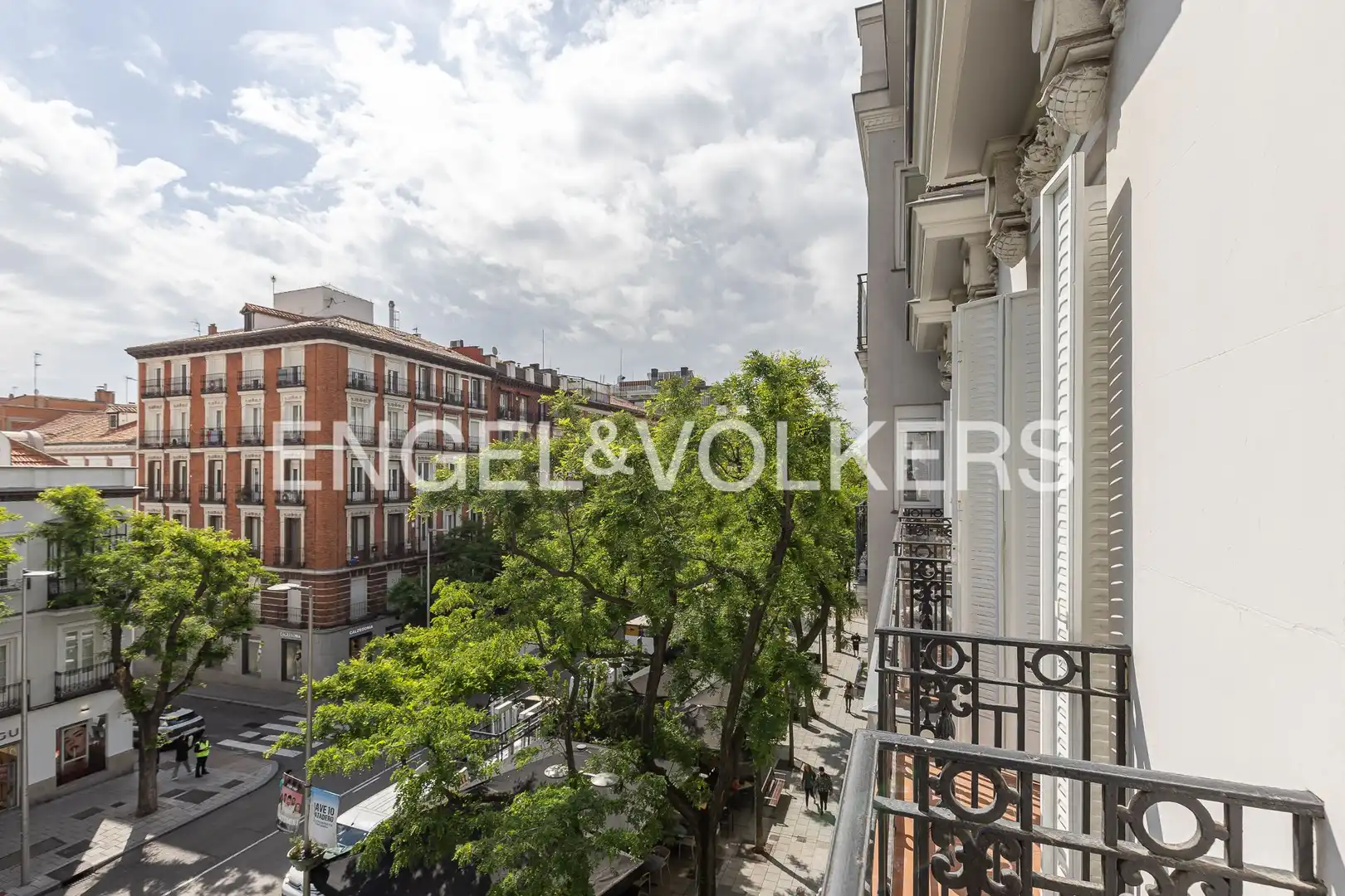 Exterior view of Flat for rent in Madrid  with Air Conditioner, Heating and Storage room