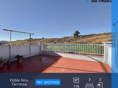 Exterior view of Duplex for sale in Terrassa  with Heating, Terrace and Balcony