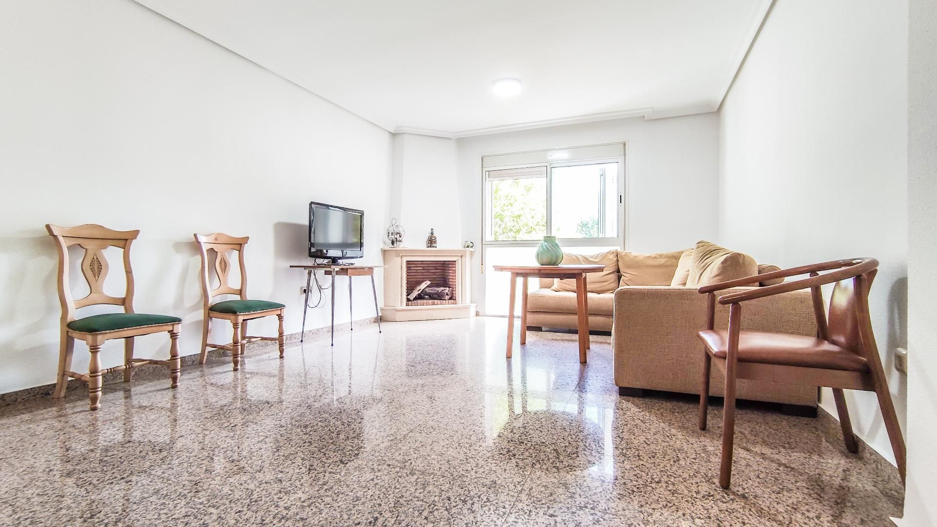 Living room of Single-family semi-detached for sale in  Almería Capital  with Air Conditioner, Heating and Private garden
