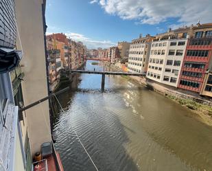 Exterior view of Apartment to rent in Girona Capital  with Parquet flooring, Furnished and Oven