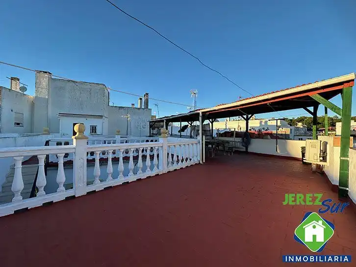 Terrassa de Casa adosada en venda en Jerez de la Frontera amb Aire condicionat, Terrassa i Traster