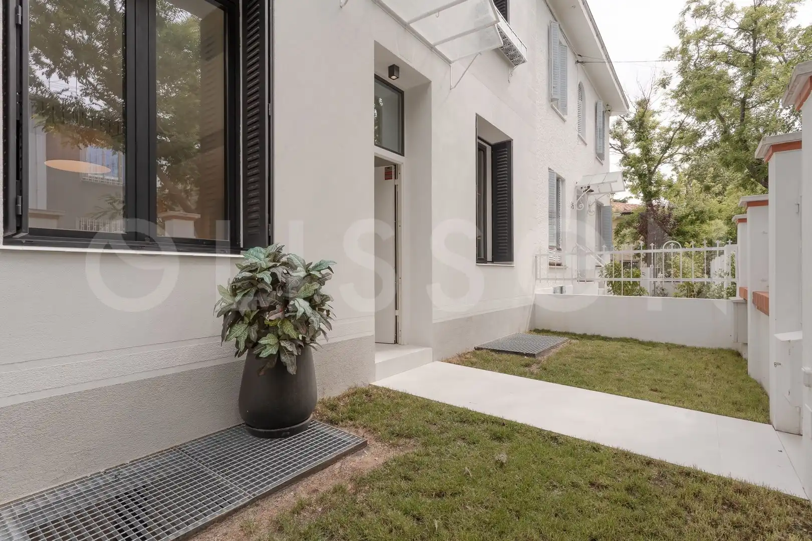 Exterior view of Houses for sale in Madrid  with Air Conditioner, Heating and Private garden