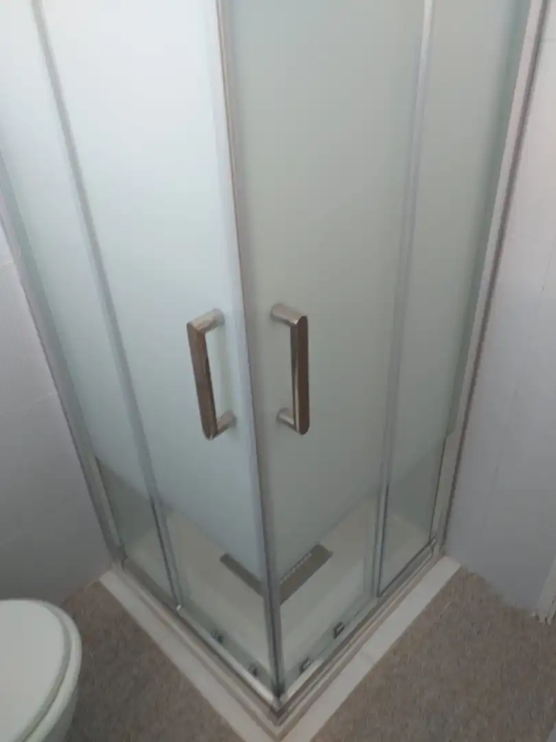 Baño de Apartamento de alquiler en Santa Pola con Aire acondicionado, Calefacción y Terraza