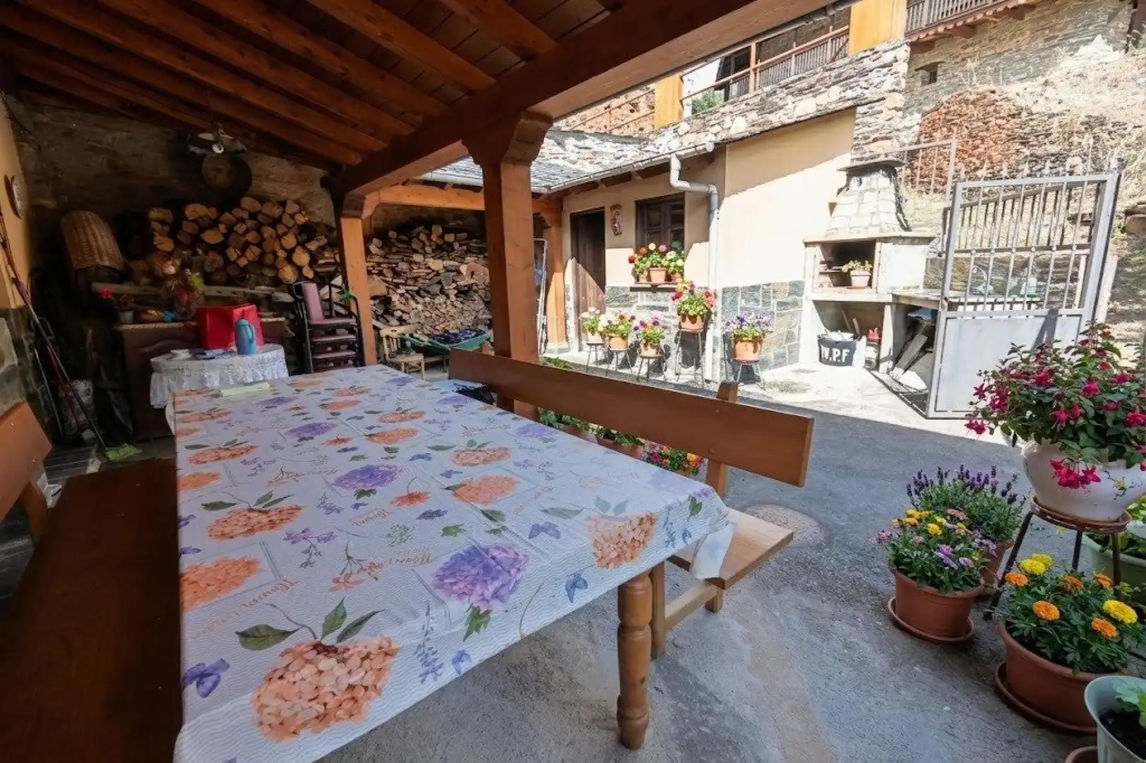 Casa rústica amb terrassa en venda a Villafranca del Bierzo, imagen 22