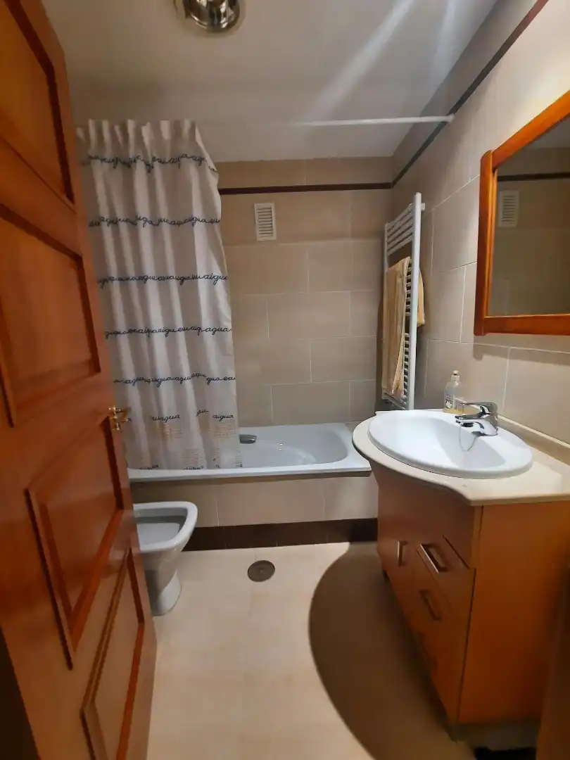Badezimmer von Wohnung zur Miete in Badajoz mit Klimaanlage, Heizung und Terrasse