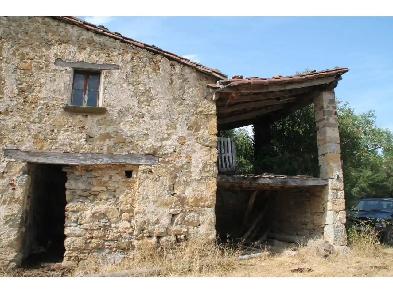 Vista exterior de Finca rústica en venda en Sant Feliu de Pallerols amb Jardí privat i Terrassa