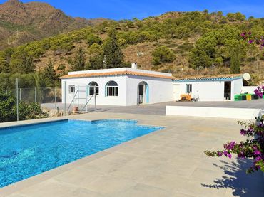 Casa con piscina en venta en Avenida España