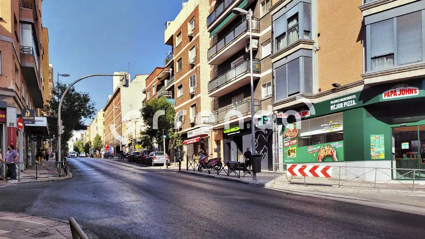 Vista exterior de Piso en venta en Usera