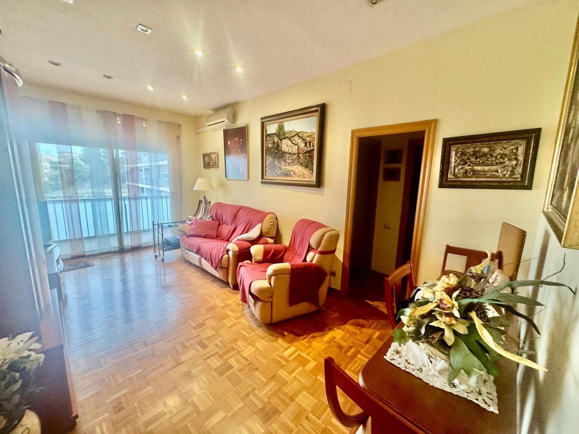 Sala d'estar de Àtic en venda en  Barcelona Capital amb Aire condicionat, Parquet i Terrassa
