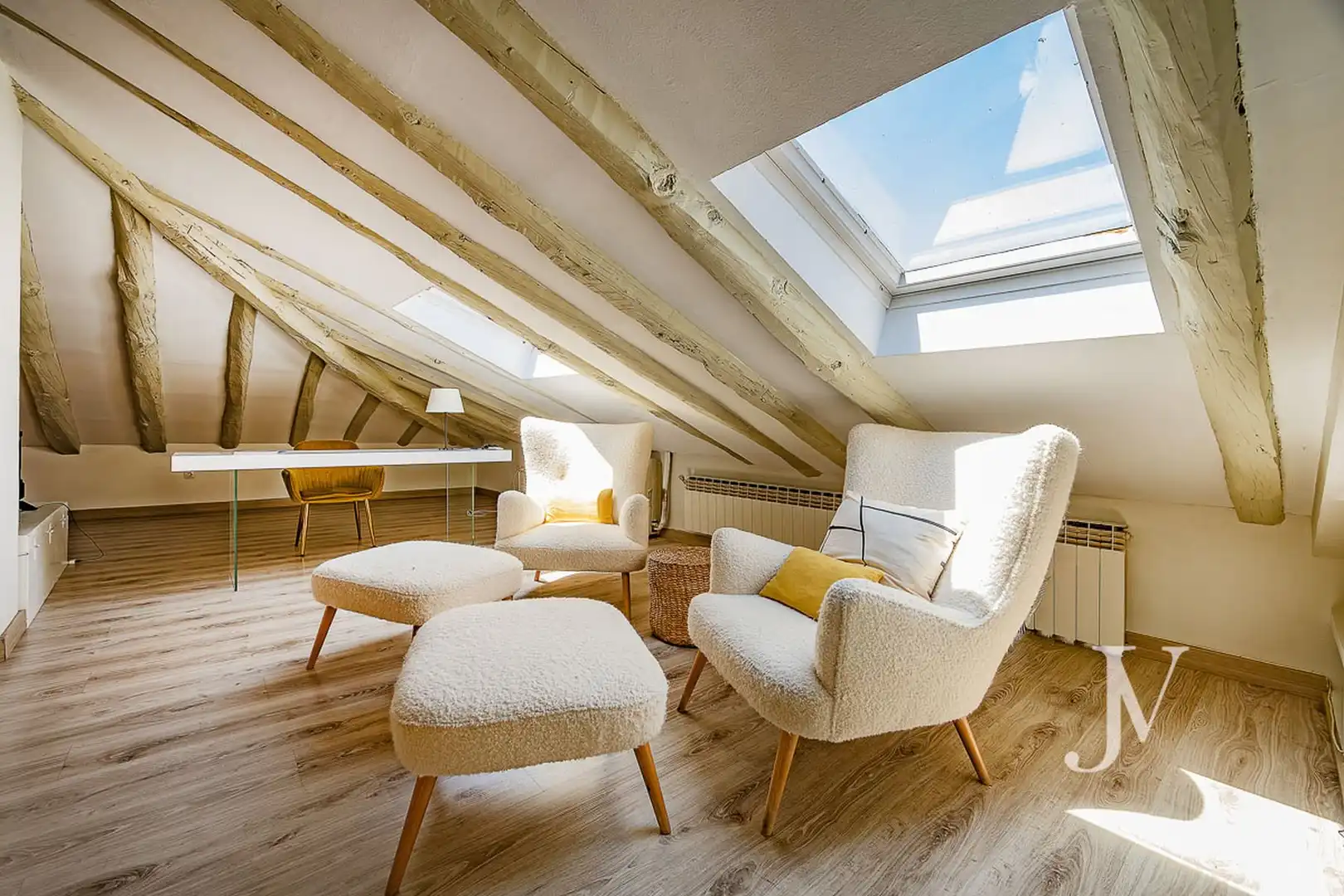 Wohnzimmer von Dachboden zur Miete in Madrid mit Klimaanlage, Heizung und Möbliert
