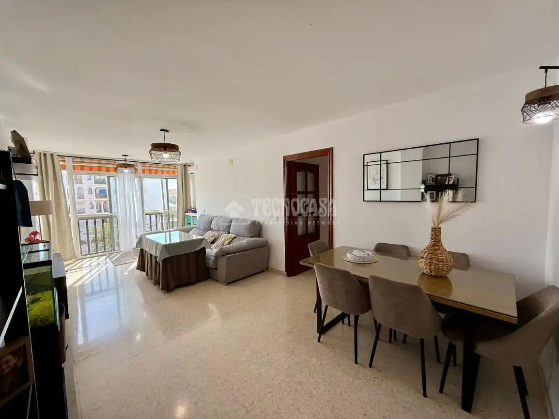 Living room of Flat for sale in Benalmádena  with Air Conditioner, Terrace and Furnished