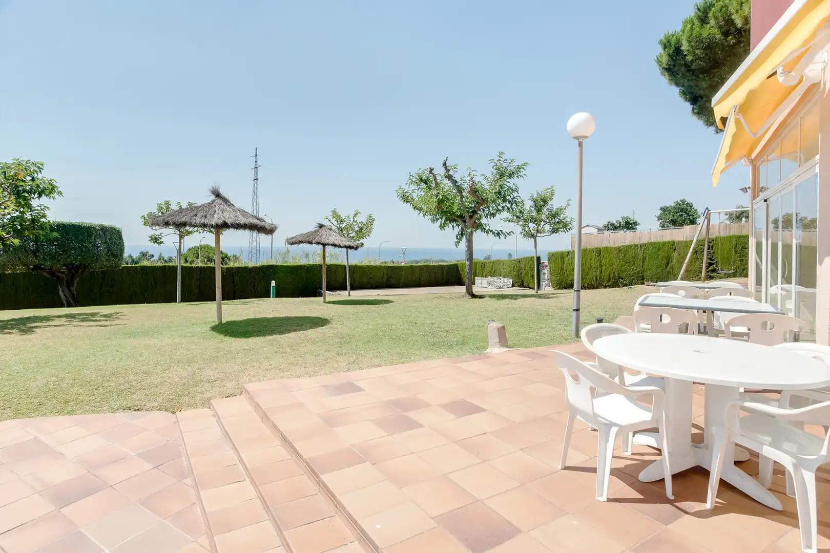 Terrasse von Einfamilien-Reihenhaus zum Verkauf in Premià de Dalt mit Klimaanlage, Heizung und Privatgarten