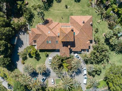 Vista exterior de Casa o xalet en venda en Mijas amb Jardí privat, Terrassa i Traster