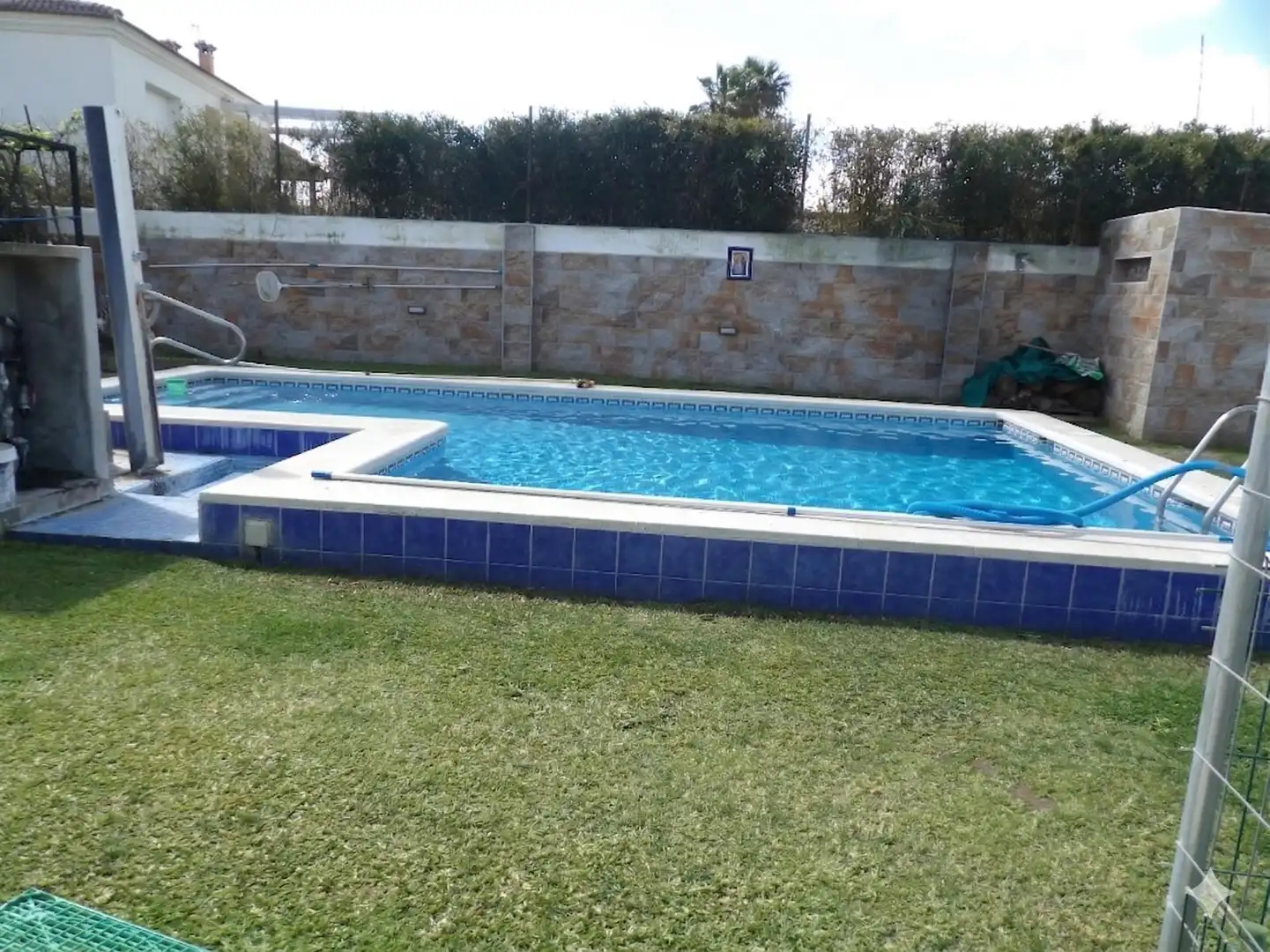 Swimming pool of Houses for sale in Algeciras  with Air Conditioner, Private garden and Storage room