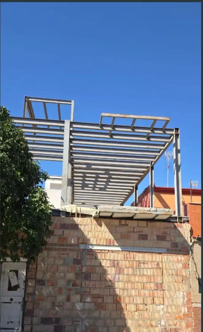 Vista exterior de Residencial en venta en Sevilla