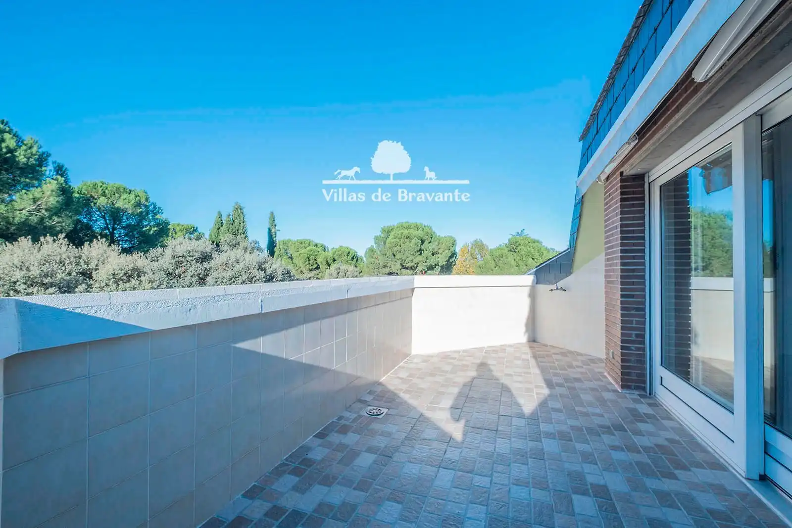 Vista exterior de Casa o xalet en venda en Pozuelo de Alarcón amb Aire condicionat, Calefacció i Parquet