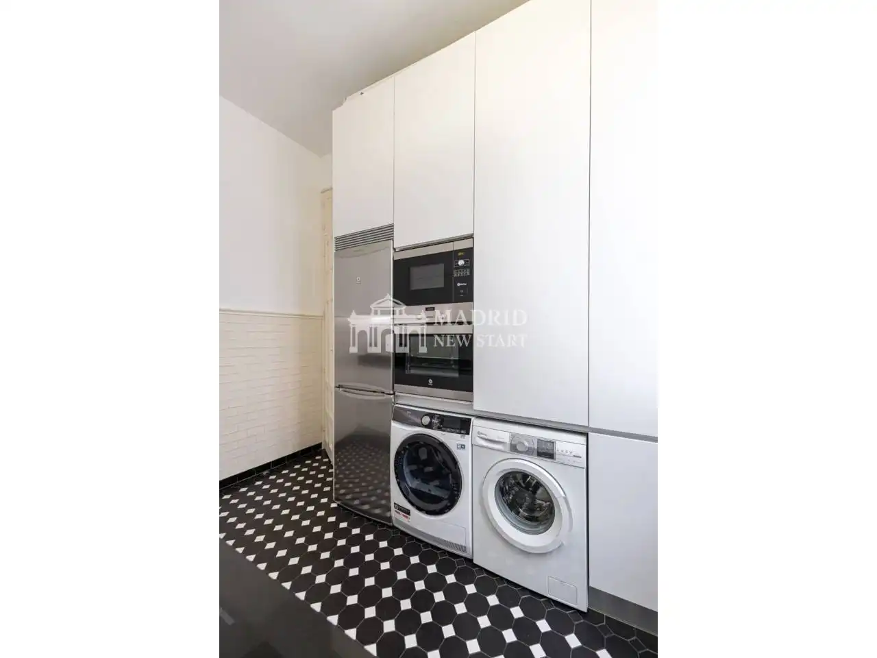 Kitchen of Flat for rent in Madrid  with Air Conditioner, Heating and Parquet flooring