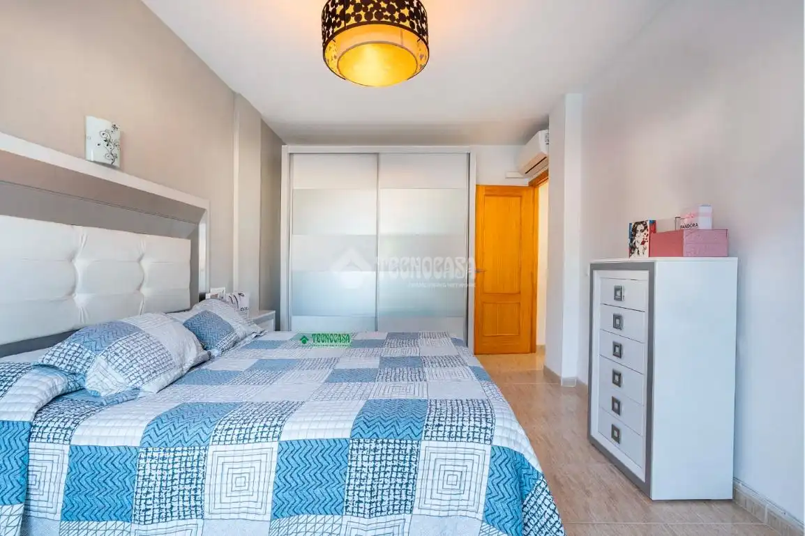 Dormitori de Pis en venda en Roquetas de Mar amb Aire condicionat i Terrassa