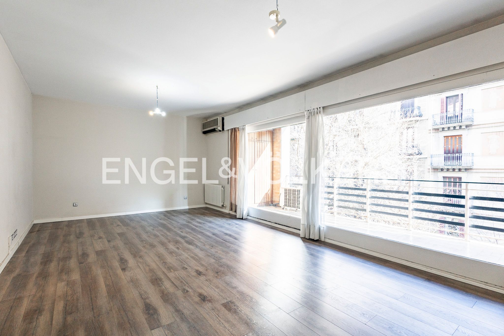 Vista exterior de Piso en venta en  Barcelona Capital con Aire acondicionado, Calefacción y Parquet