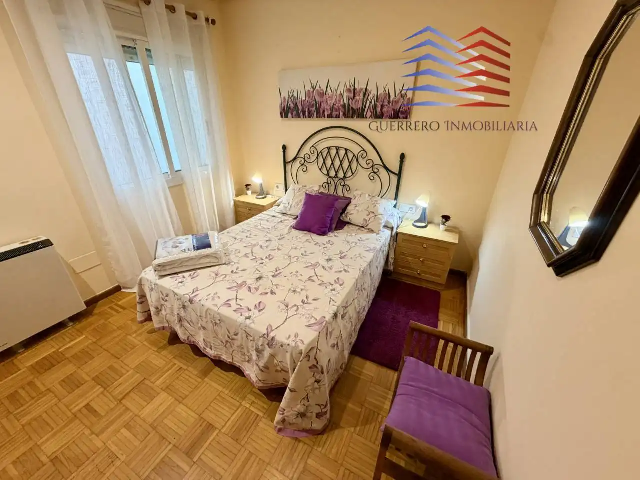 Habitación de Apartamento de alquiler en Ourense Capital  con Calefacción, Parquet y Amueblado