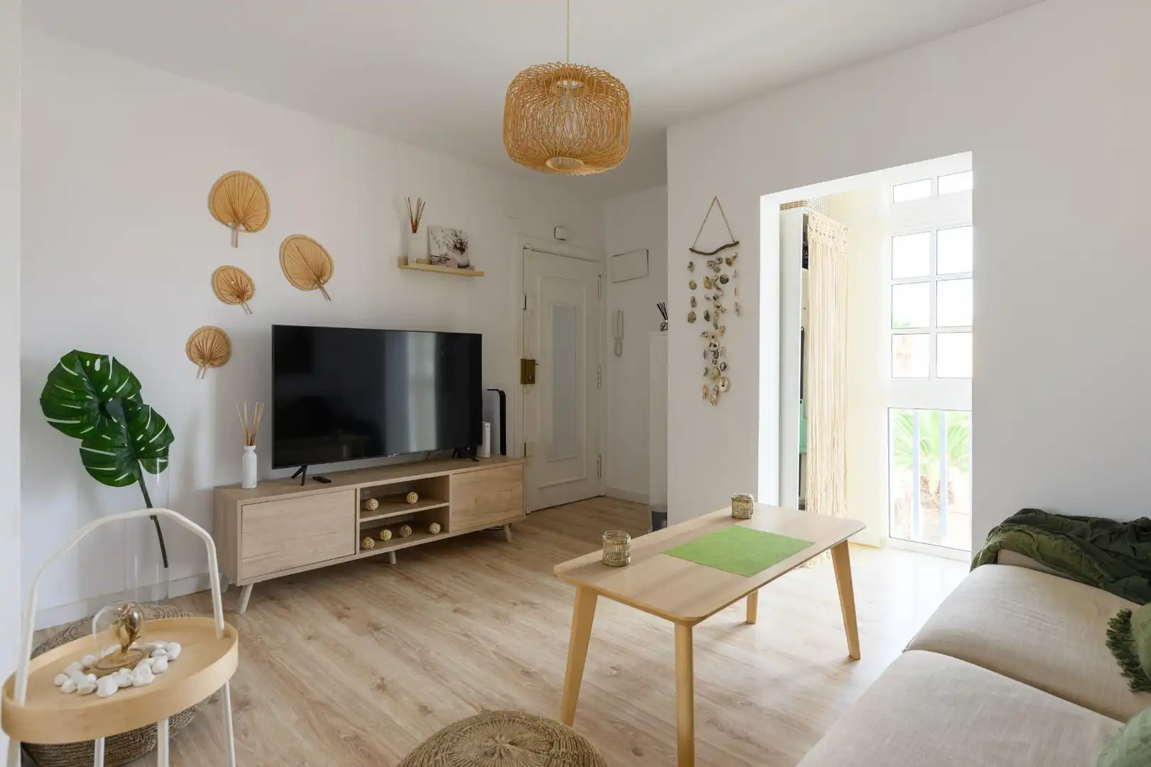 Sala d'estar de Pis en venda en Las Palmas de Gran Canaria amb Parquet i Balcó