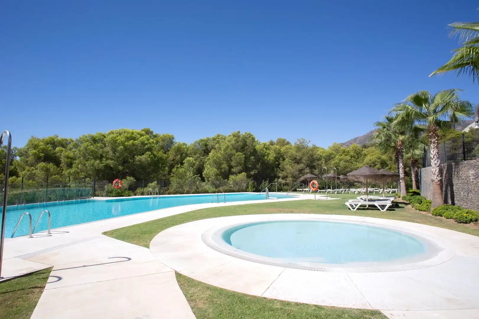 Piscina de Apartamento en venta en Fuengirola con Aire acondicionado, Calefacción y Terraza
